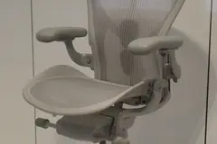 Ергономичен офис стол